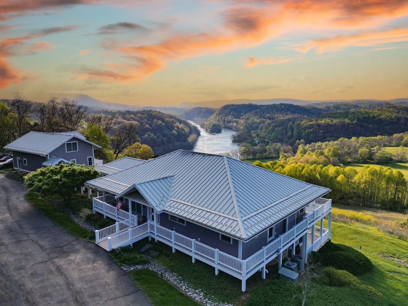 Lilly Valley Inn &mdash; Pearisburg