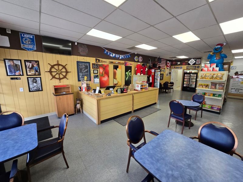 Mid Eight Sandwich Shop - Livonia