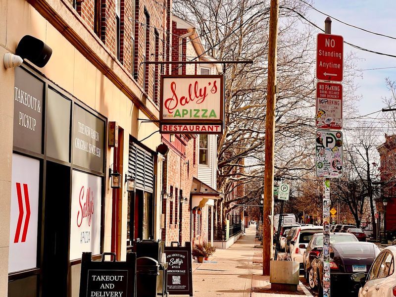 Sally&rsquo;s Apizza