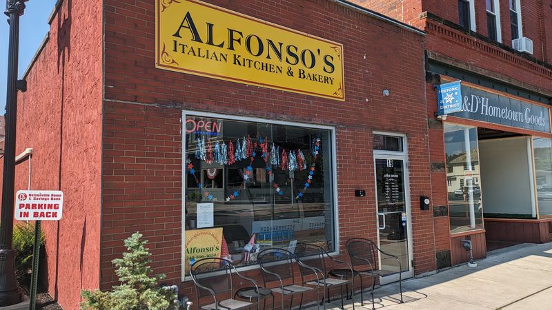 Alfonso's Italian Kitchen & Bakery - Nelsonville