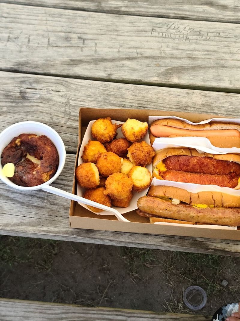 Mainly Dawgs &ndash; Wareham