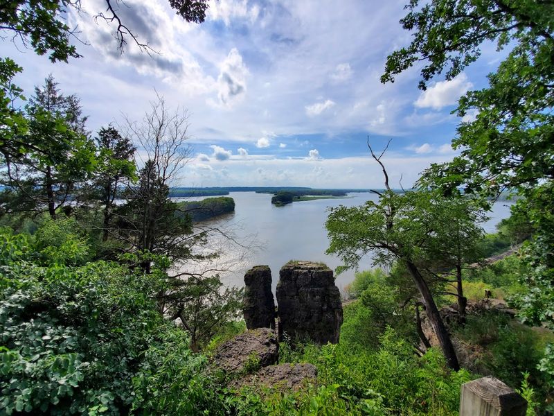 Mississippi Palisades State Park (Savanna)