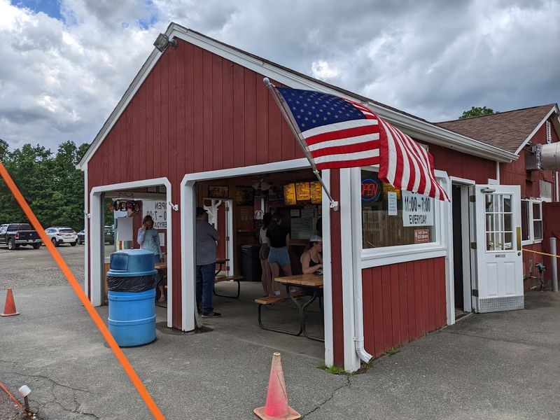 Tom's Long Hot Dogs &ndash; Whately
