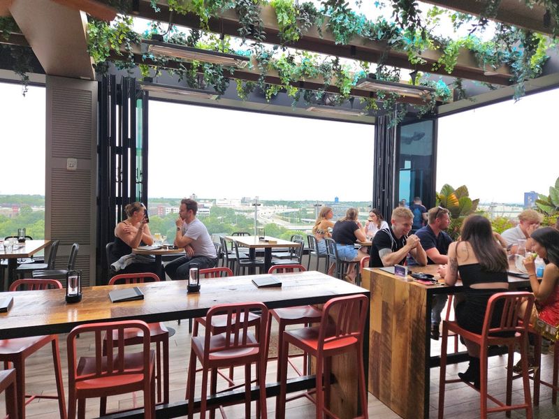 Lincoln Social Rooftop — Columbus