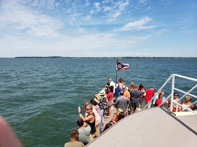 Sandusky Bay Cruises (Lake Erie Island Tours)