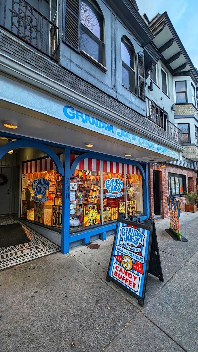 Grandpa Joe's Candy Shop - Stroudsburg