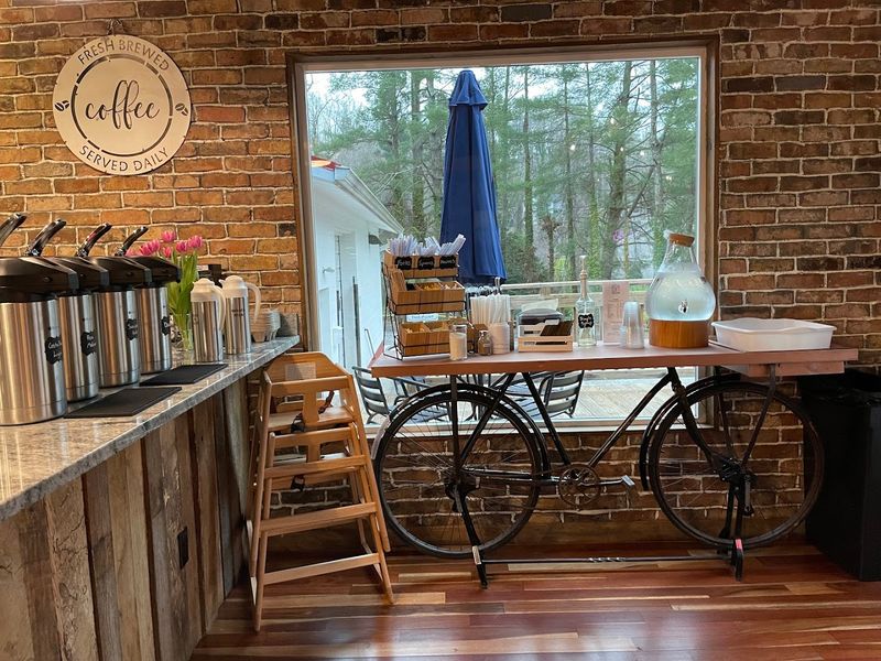 Southern Streams CoffeeHouse — Hendersonville