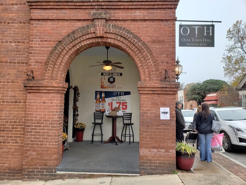 Olde Town Hall Restaurant & Pub