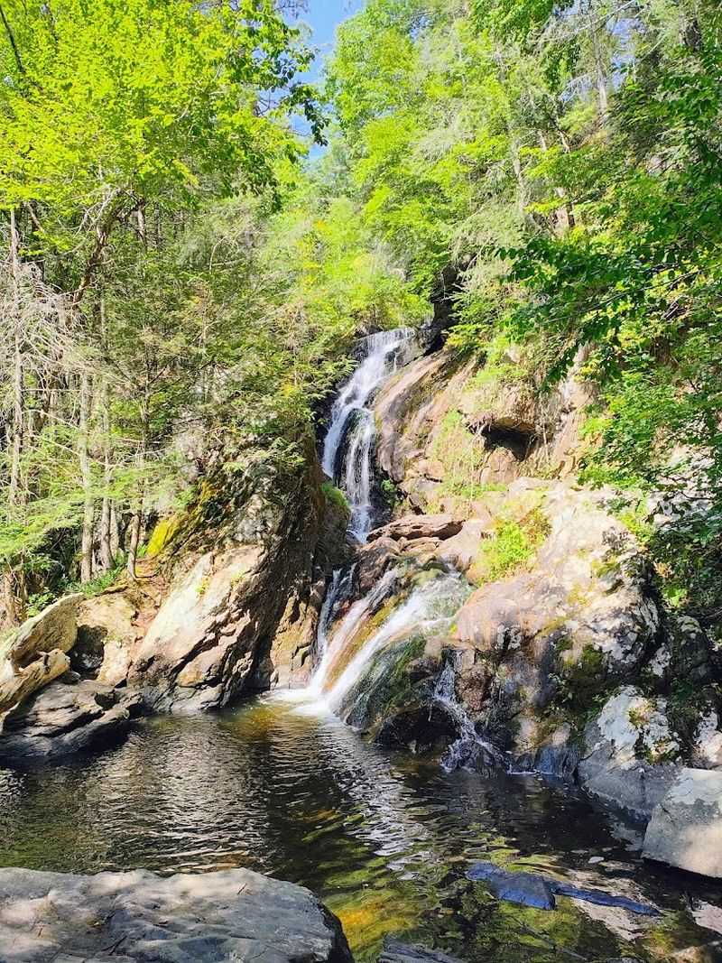 The Thundering Cascade That Splits Two States
