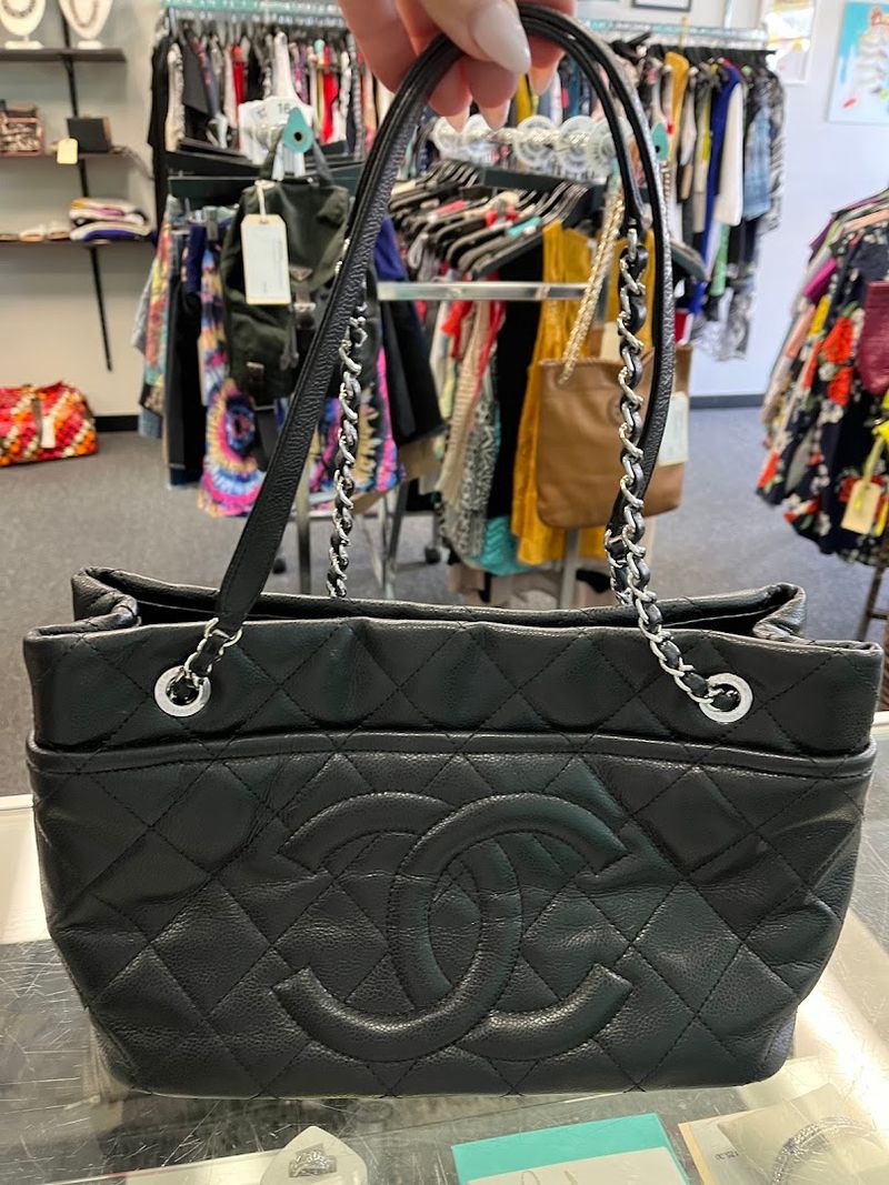Blackbirds Consignment Shop &ndash; North Providence