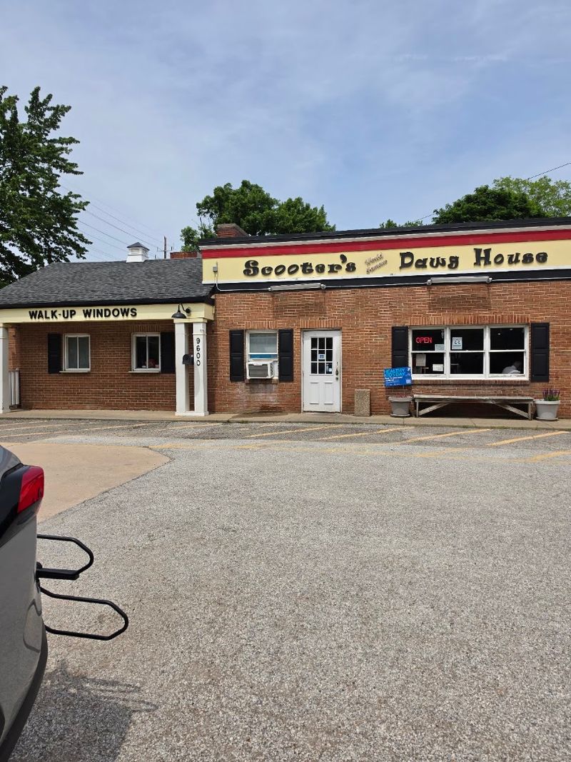 Scooter's World Famous Dawg House (Mentor)