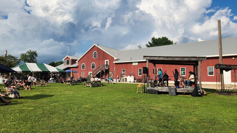Outlook Farm - Westhampton, Hampshire County