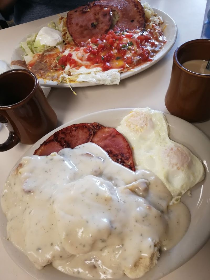 The Biscuits and Gravy That Have Earned a Loyal Following