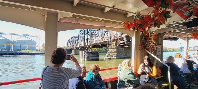 Maumee River Scenic Cruises (Sandpiper)