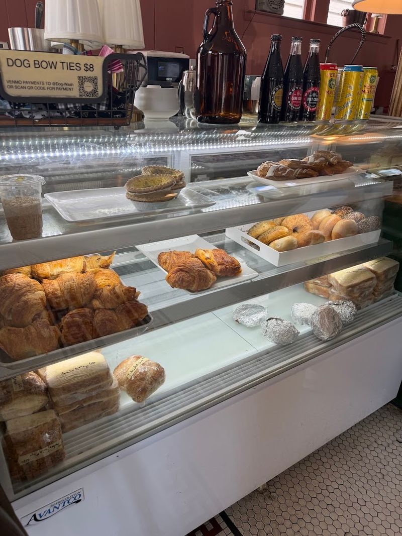Local Bakeries Keep the Food Simple and Fresh