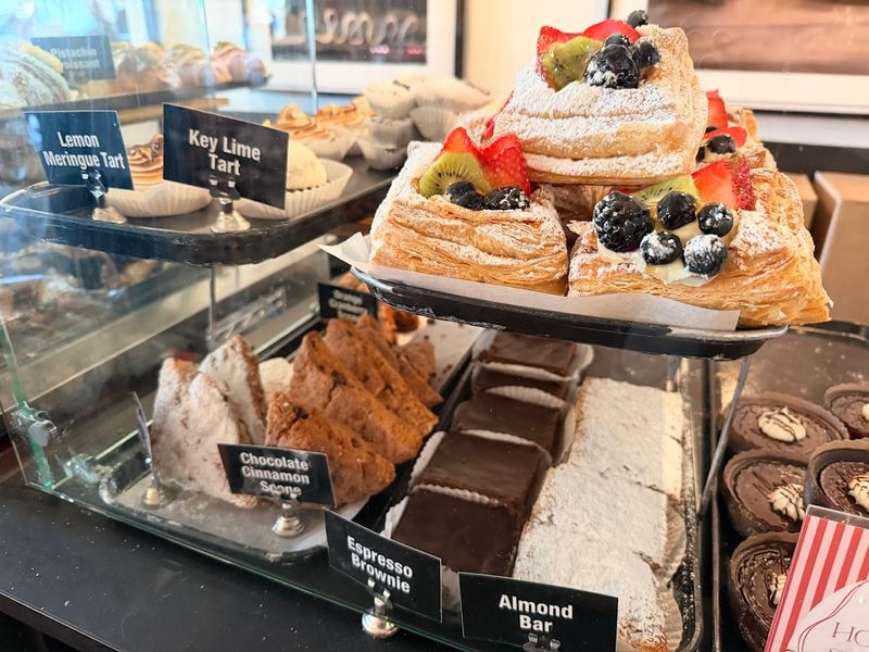 La Mie Bakery
