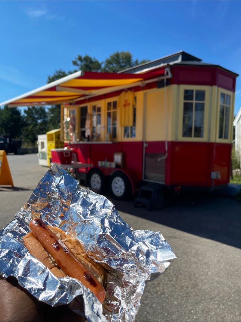 Ed's Weenies &ndash; Littleton