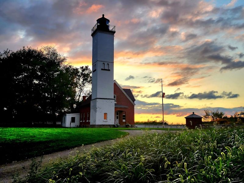 Presque Isle State Park – A Coastal Movie Scene on Lake Erie
