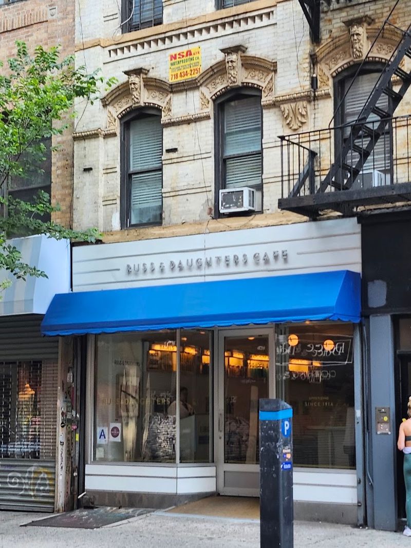 Russ & Daughters Cafe
