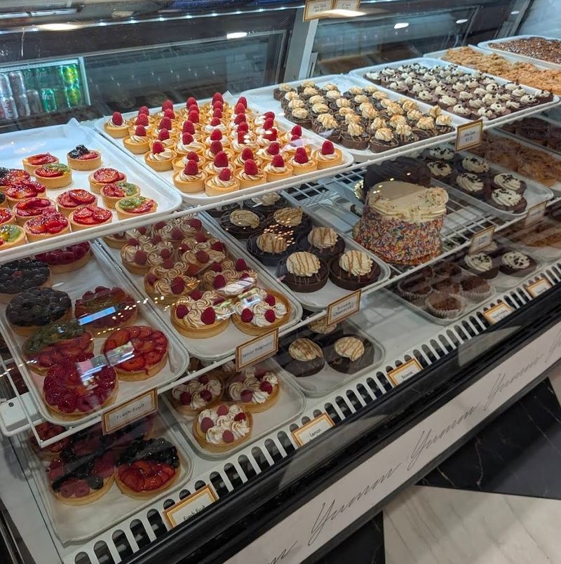 Amélie's French Bakery & Café - Charlotte