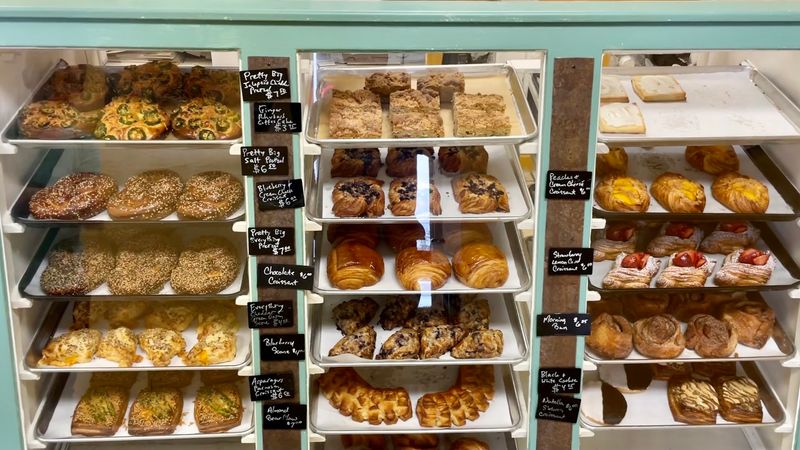 Crust Never Sleeps, Candler, Buncombe County