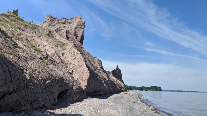 Chimney Bluffs Caves, Wolcott, Wayne County
