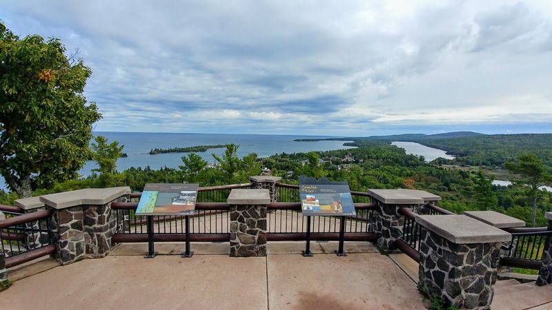 Keweenaw Peninsula Scenic Drive (M-26 & Brockway Mountain Drive) - Hancock to Copper Harbor