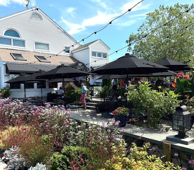 S&P Oyster Restaurant and Bar &mdash; Mystic