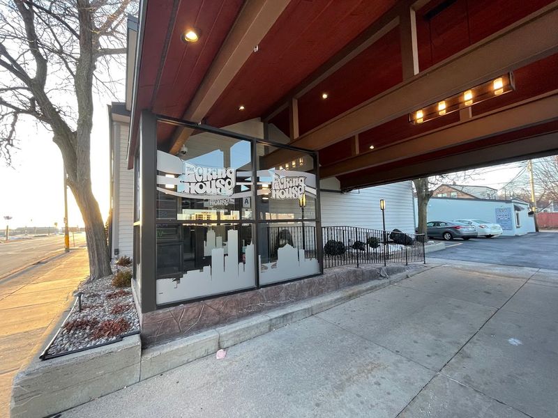 Convenient Location Near Milwaukee Mitchell International Airport