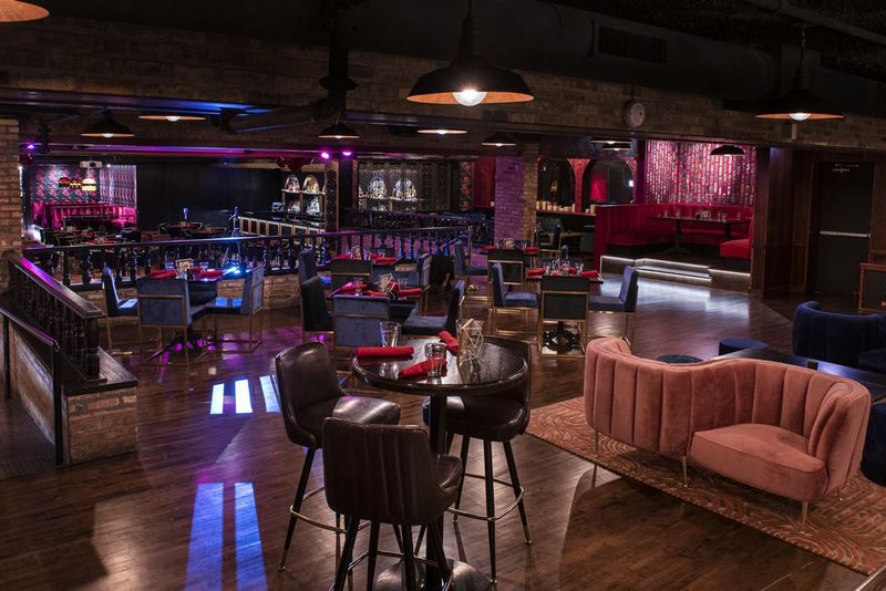 The Burlesque and Variet&eacute; Shows Bring the Biggest Mob-Movie Energy