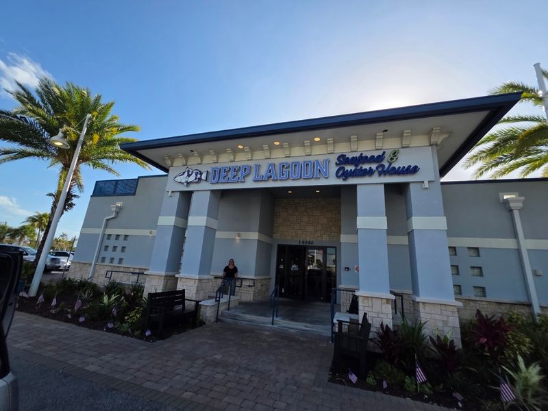 Deep Lagoon Seafood & Oyster House (Fort Myers)