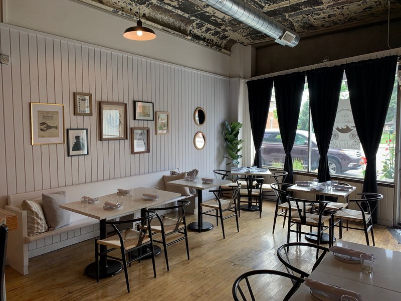 Sly's Seafood & Co. (Paw Paw)