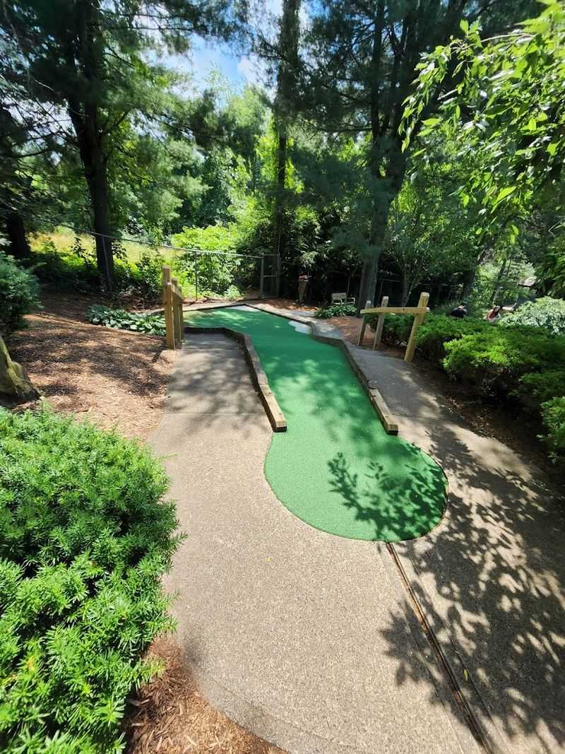 Hidden Valley Miniature Golf &ndash; Southington