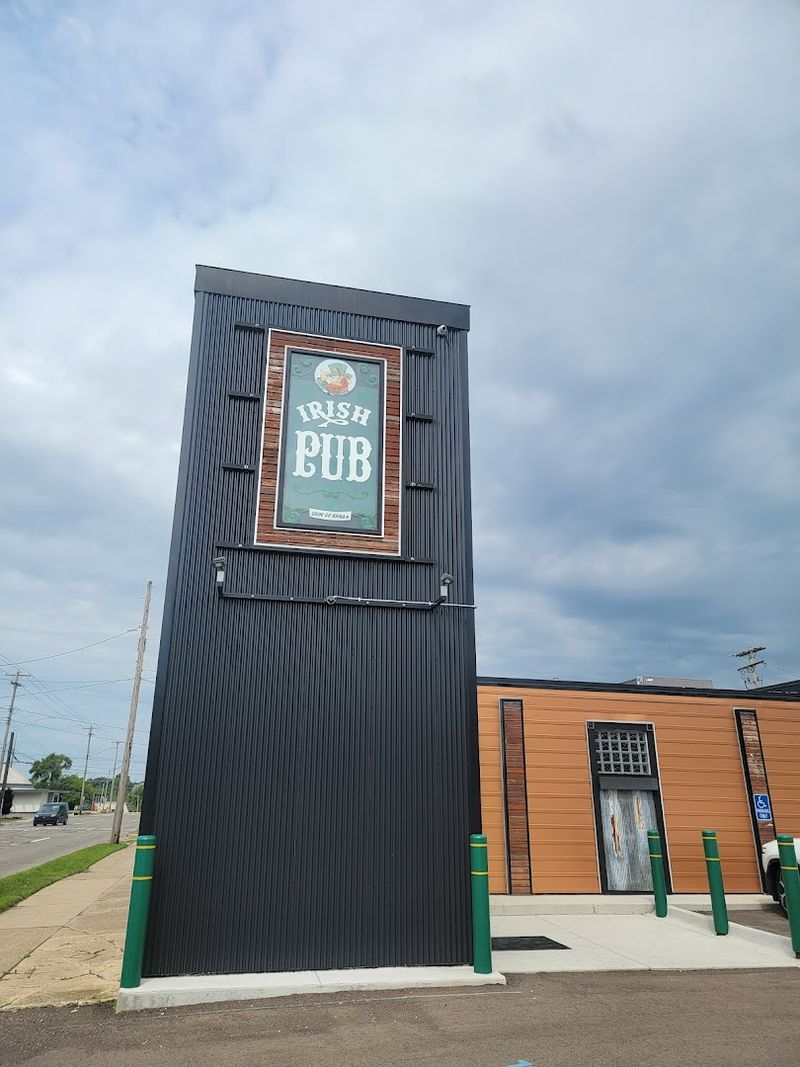 The Irish Pub (Lansing)