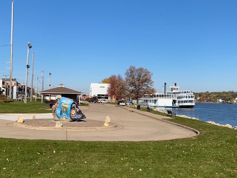 Le Claire
