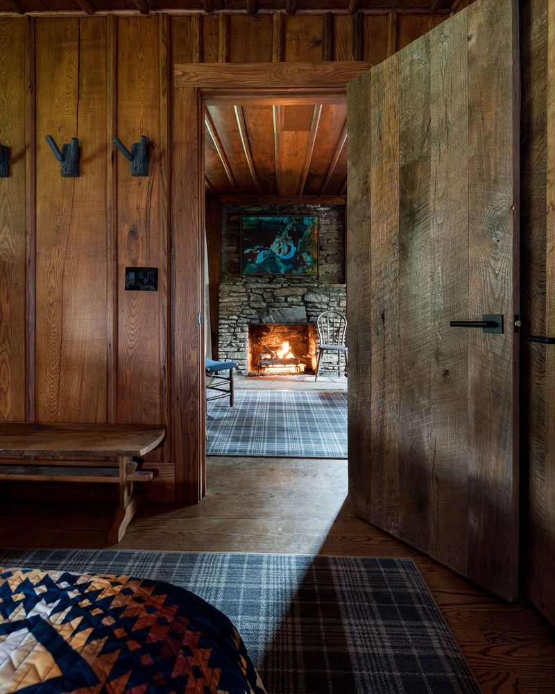 Cozy Cabins and Elegant Mountain Lodging