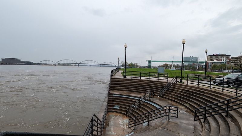 Mississippi Riverfront Trail &mdash; Davenport