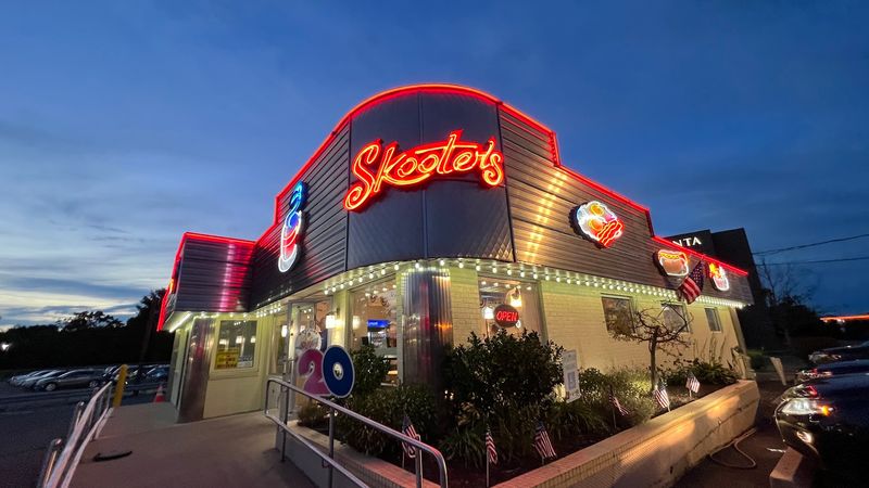Skooters Restaurant - Windsor Locks