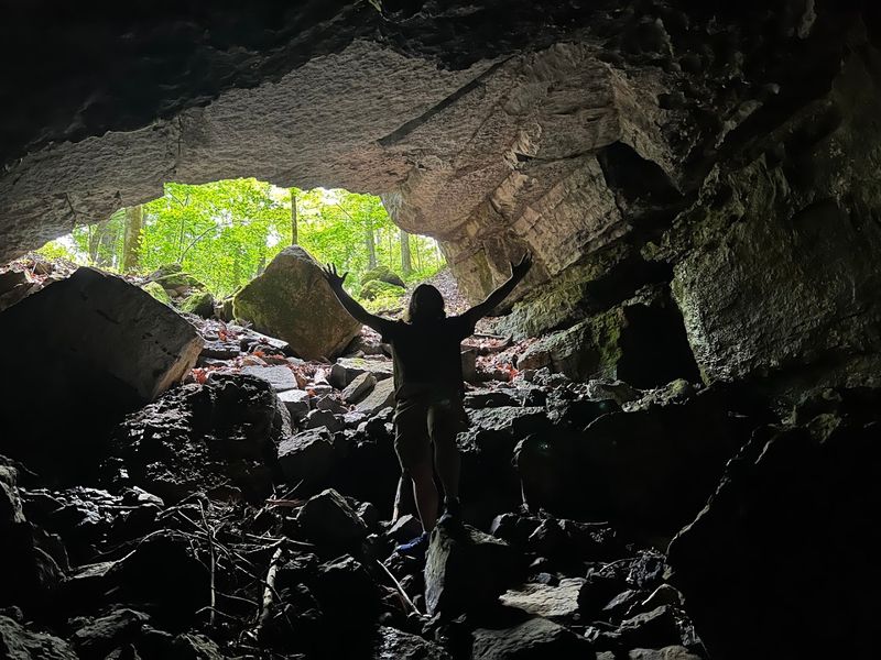 Briar Cave, Buchanan, Botetourt County