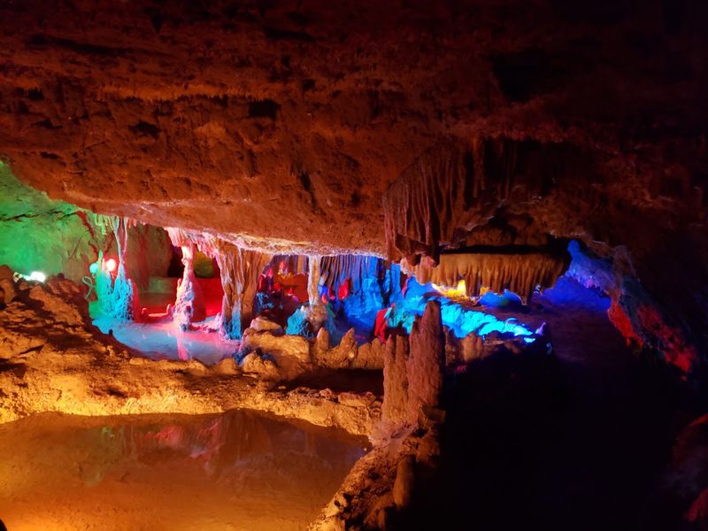 Skyline Caverns