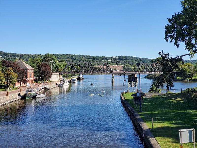 Historic Waterford Harbor District