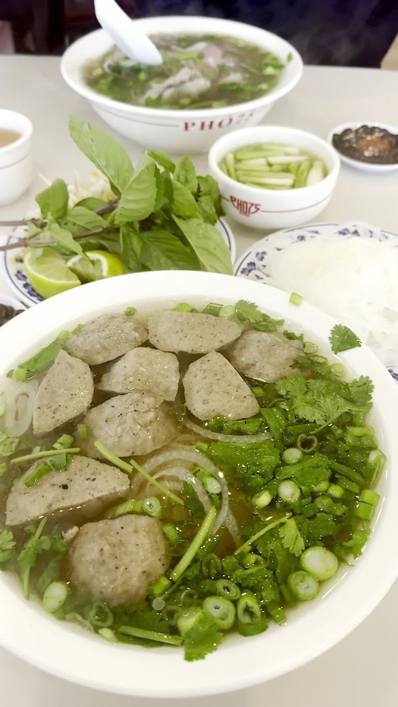 Philadelphia, Pennsylvania — Pho 75