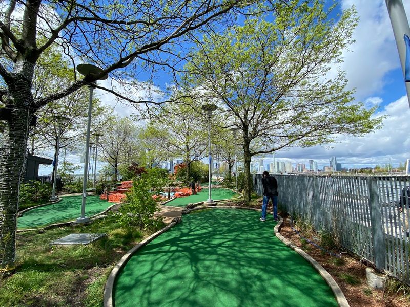 Pier 25 Mini Golf - New York City, New York County