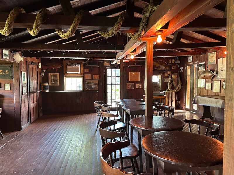 Cap's Place Island Restaurant — Lighthouse Point
