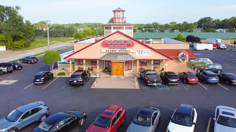 Harbor House Restaurant &ndash; Clinton Township