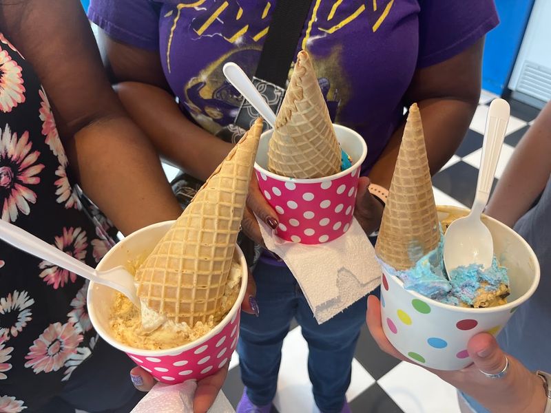 Ye Ole Fashioned Ice Cream & Sandwich Cafe