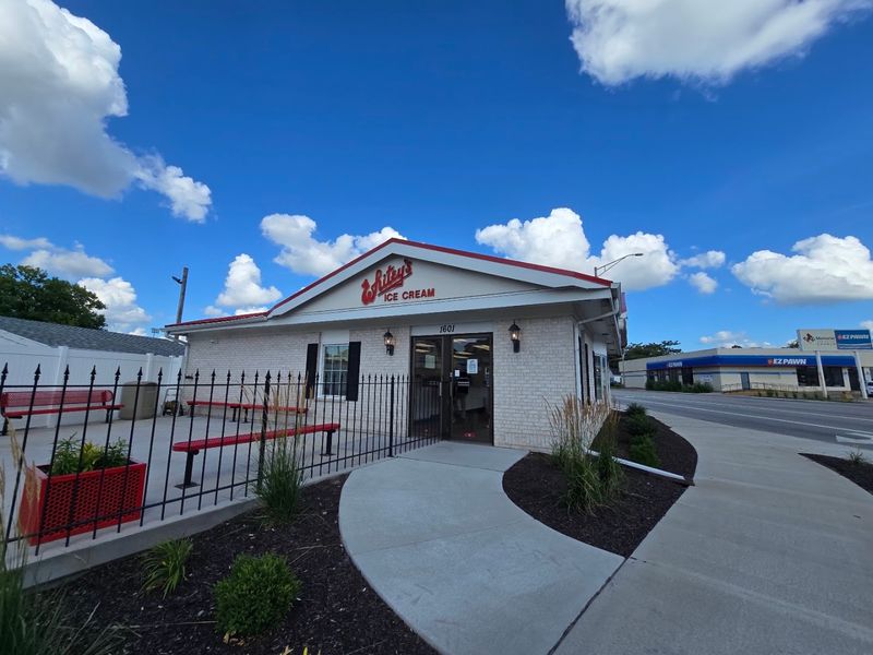 Whitey's Ice Cream - Moline