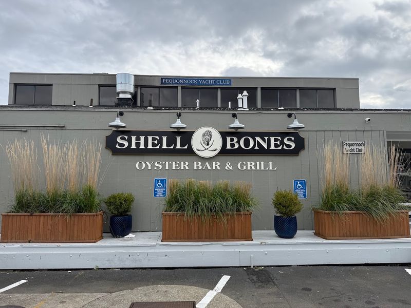 Shell & Bones Oyster Bar and Grill &mdash; New Haven