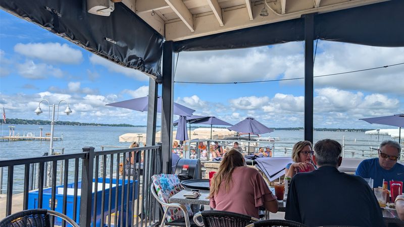 Lakeside Landing Kitchen + Bar – Clear Lake