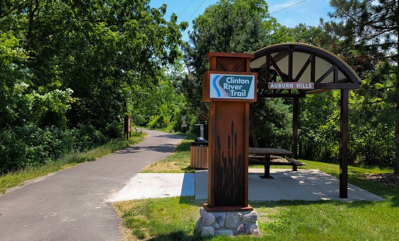 Clinton River Trail